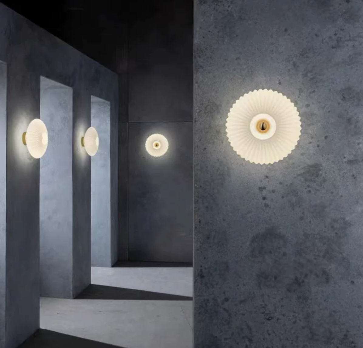 Vindlaro Modern Ribbed Shell Radiant Sunburst Wall Light Vindlaro Modern Ribbed Shell Radiant Sunburst Wall Light 3