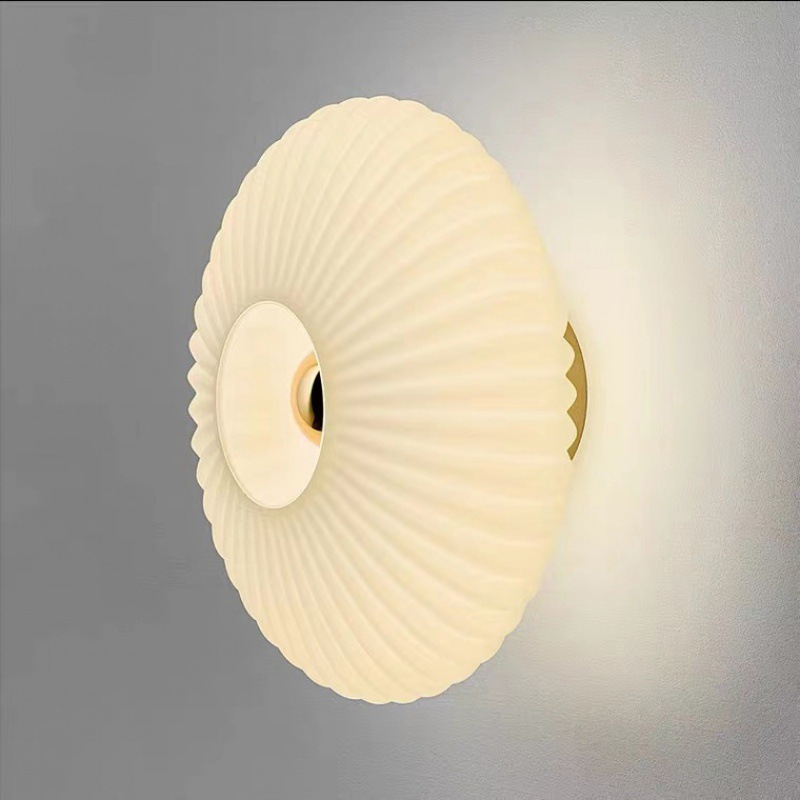 Vindlaro Modern Ribbed Shell Radiant Sunburst Wall Light Vindlaro Modern Ribbed Shell Radiant Sunburst Wall Light Round Warm Glow
